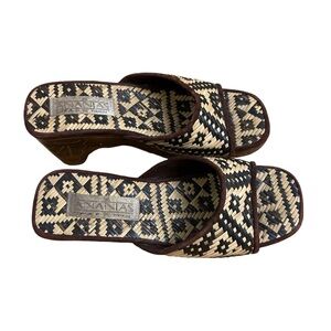 ANANIAS Carved Wood Clogs